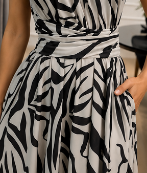 Vestido Mariana Longo Nula Manga e Fenda Frontal