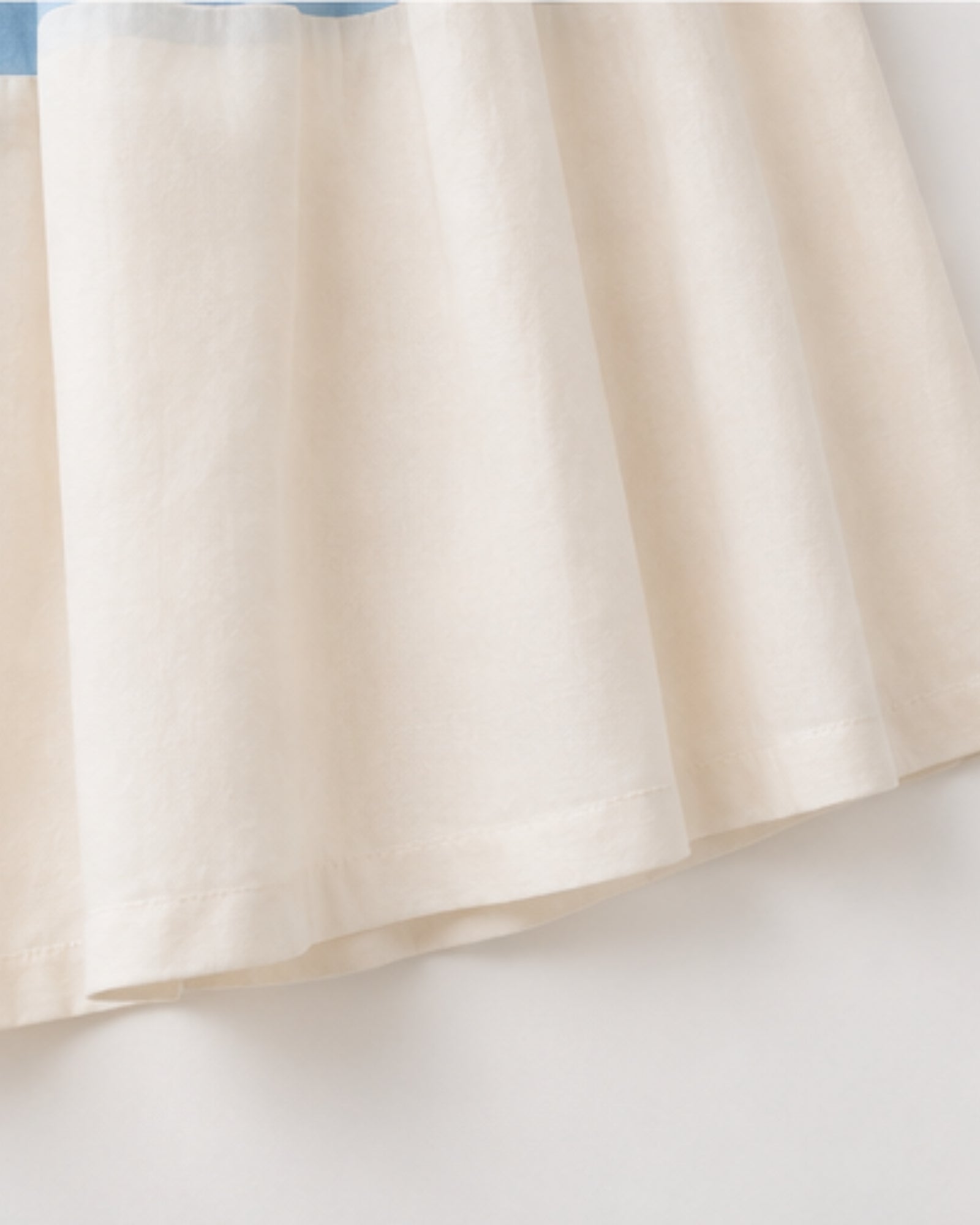 Vestido Serena Longo Bicolor Leve e Elegante.